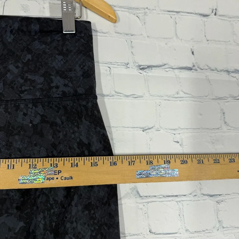 Lululemon Align High Rise Pant 25” Women Size 10 Black Camouflage Yoga Leggings